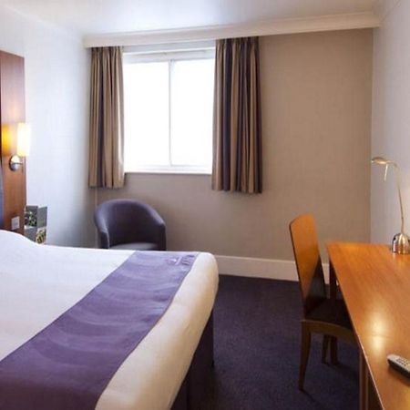 Premier Inn Liverpool City Exterior foto