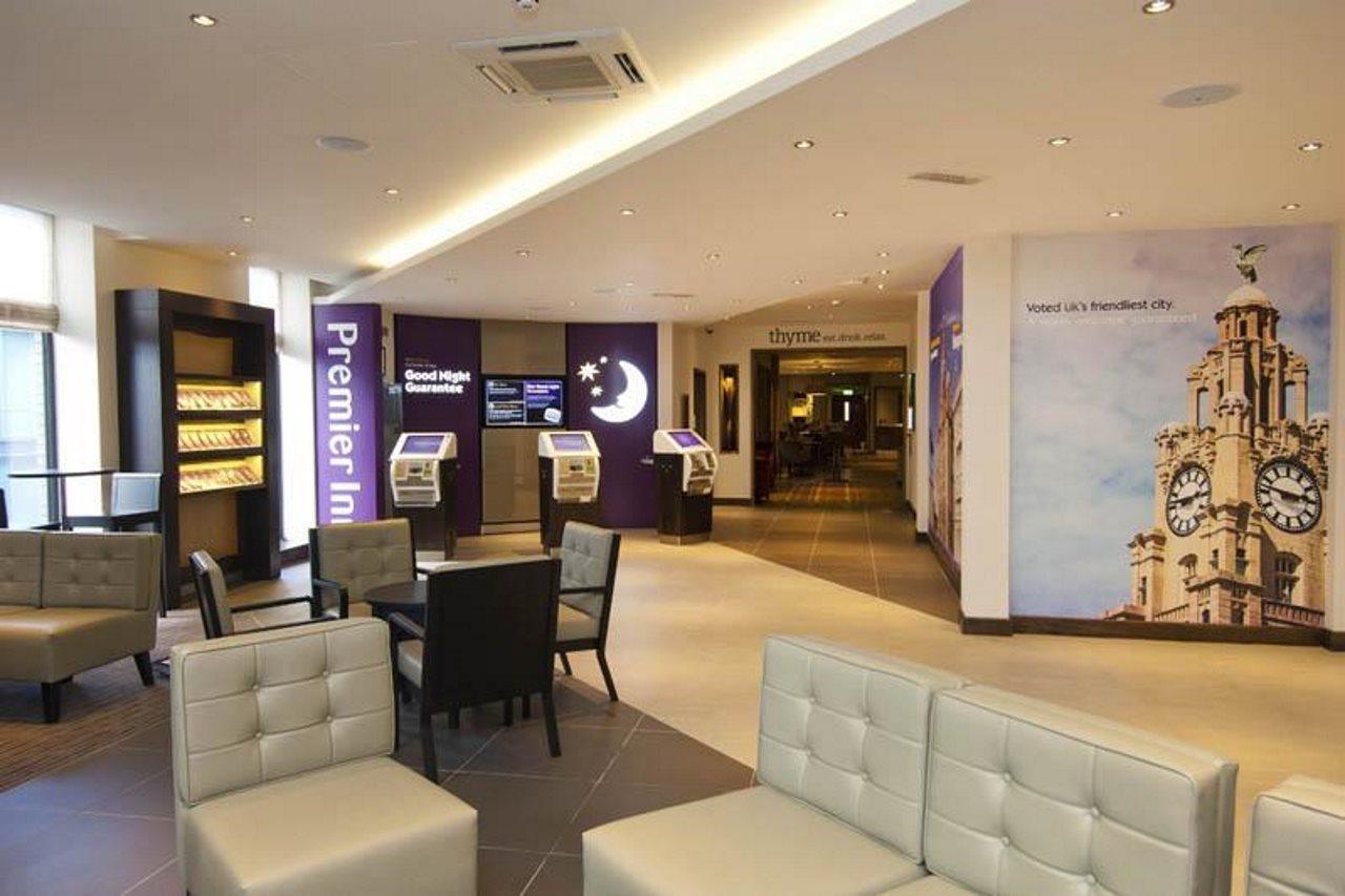 Premier Inn Liverpool City Exterior foto